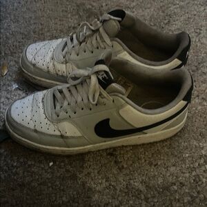 Nike Men's Cream and Black Sneakers